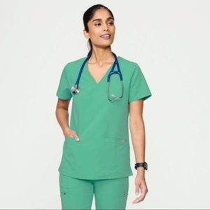 Figs surgical green scrub top